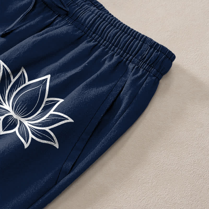 Buddha Stones Pantaloni da uomo affusolati in cotone con motivo loto Om e tasche. - image 2