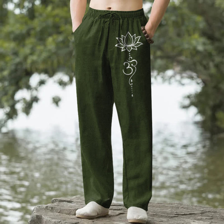Buddha Stones Pantaloni da uomo affusolati in cotone con motivo loto Om e tasche. - Verde oliva scuro - US/UK/AU50, EU60 (5XL) - image 4