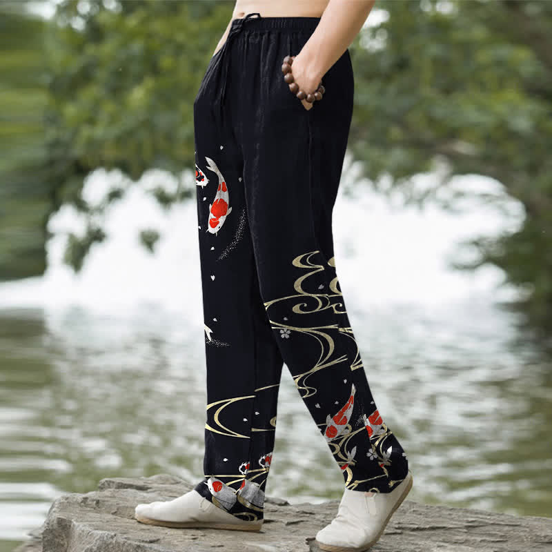 Buddha Stones Pantaloni da uomo affusolati in cotone rosso e bianco con motivo a onde d'acqua e pesci koi, con tasche. - image 5