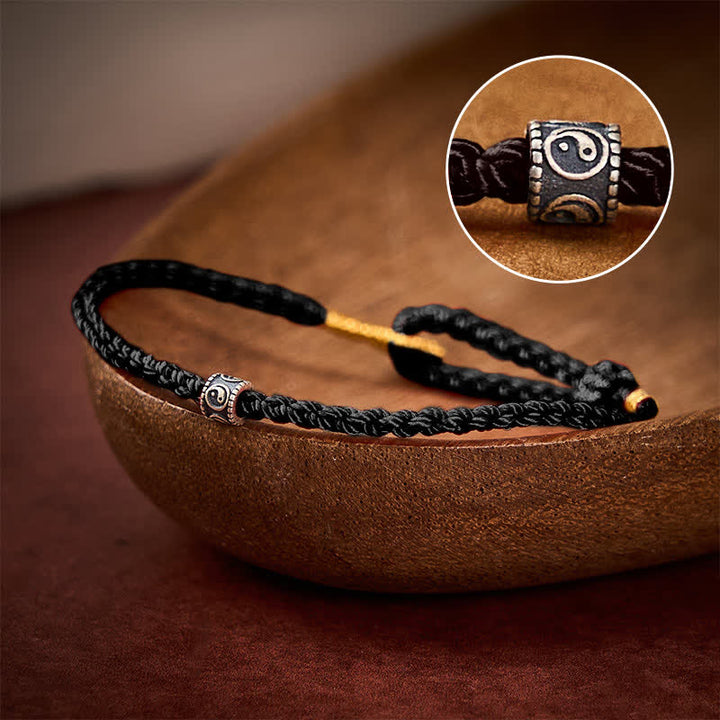 Buddha Stones Bracciale minimalista intrecciato a mano con fili neri e rossi, simbolo Yin Yang di protezione. - Nero - Filo rosso (Protezione♥Fortuna) - image 11