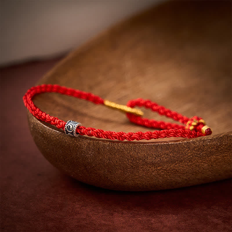 Buddha Stones Bracciale minimalista intrecciato a mano con fili neri e rossi, simbolo Yin Yang di protezione. - image 3