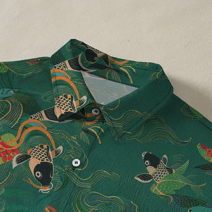 Buddha Stones Camicia da uomo a maniche corte traspirante con bottoni e motivo a onde e nuvole con pesci koi. - image 2