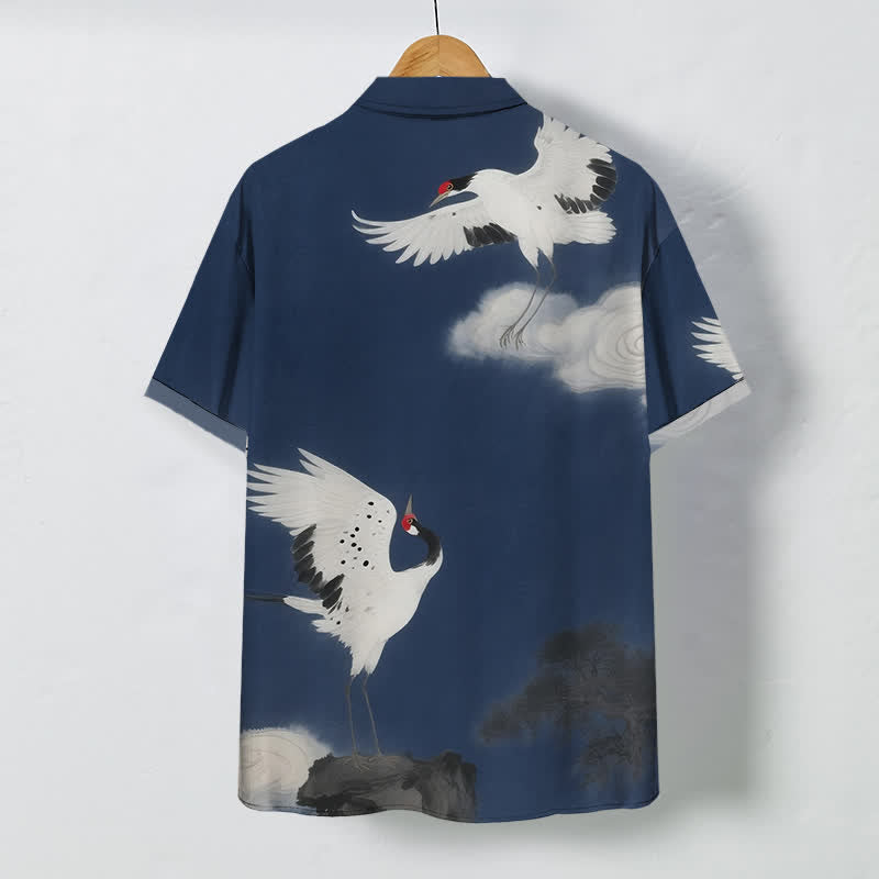 Buddha Stones Camicia da uomo a maniche corte con bottoni, motivo gru bianca volante e nuvole, resistente alle pieghe. - image 1