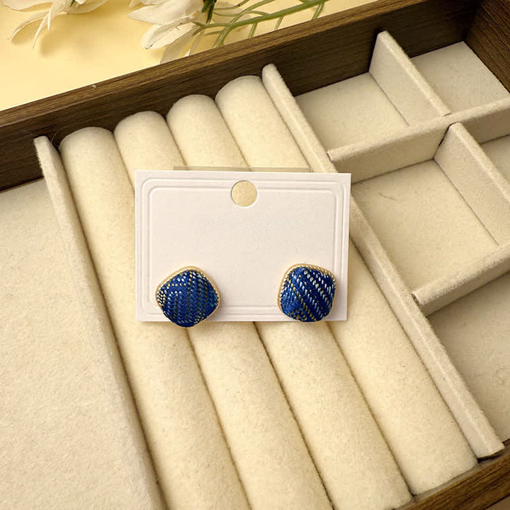 Buddha Stones Orecchini a perno geometrici quadrati in broccato di protezione, realizzati a mano. - Blu navy (stessa tonalità di colore, fantasia variabile) - image 4