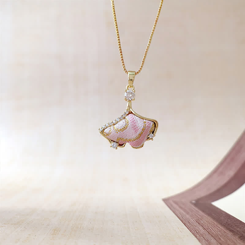 Buddha Stones Collana portafortuna Song Brocade con cuore in conchiglia di rame e foglia di ginkgo - Foglia di Ginkgo (stessa tonalità di colore, motivo variabile) - image 9