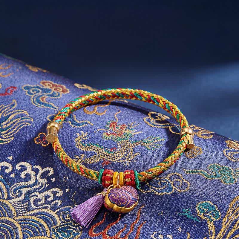 Buddha Stones Bracciale regolabile con cordino intrecciato a cinque colori, broccato viola Song, ciondolo a lucchetto cinese, borsa porta soldi a forma di mela e zucca Zongzi. - Ciondolo a forma di lucchetto cinese (stessa tonalità di colore, motivo variabile) - image 0