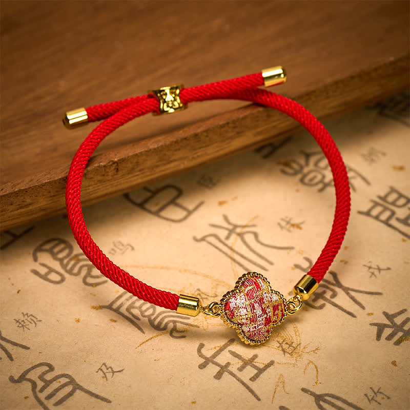 Buddha Stones Braccialetto portafortuna con quadrifoglio in broccato Red String Song. - image 3