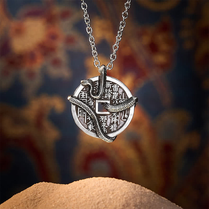 Buddha Stones Collana di monete di rame placcata con argento Fantasmi di montagna spendono soldi Serpente avvolto attorno a una moneta di rame - image 1