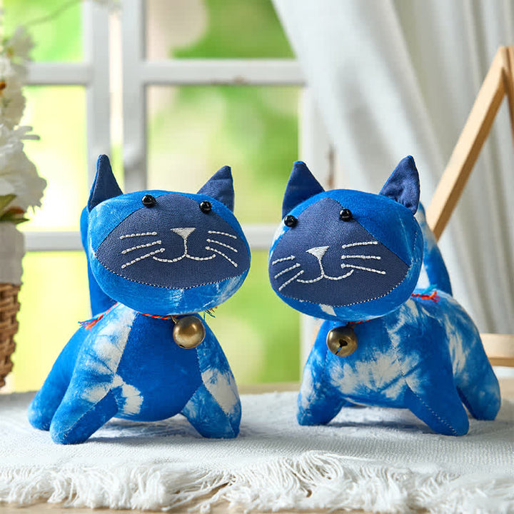 Buddha Stones Decorazione a forma di gatto in cotone tie-dye fatta a mano con campanellino - image 10