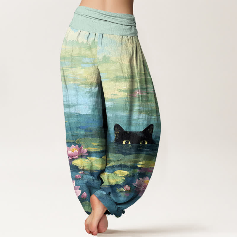 Buddha Stones Pantaloni harem da donna in cotone con motivo gatto e laghetto di loto, con elastico in vita. - image 1