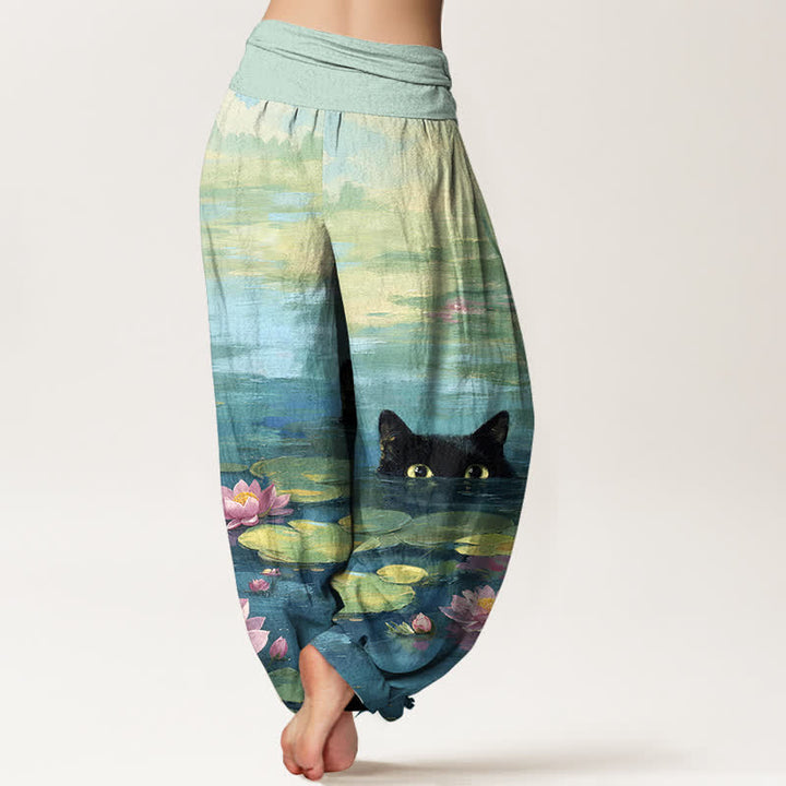 Buddha Stones Pantaloni harem da donna in cotone con motivo gatto e laghetto di loto, con elastico in vita. - image 1