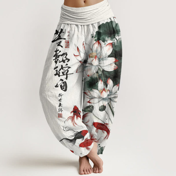 Buddha Stones Pantaloni harem da donna in cotone con elastico in vita e motivo a calligrafia di pesci koi rossi e loto rosso. - Bianco Floreale - US16, UK/AU20, EU48 (3XL) - image 0