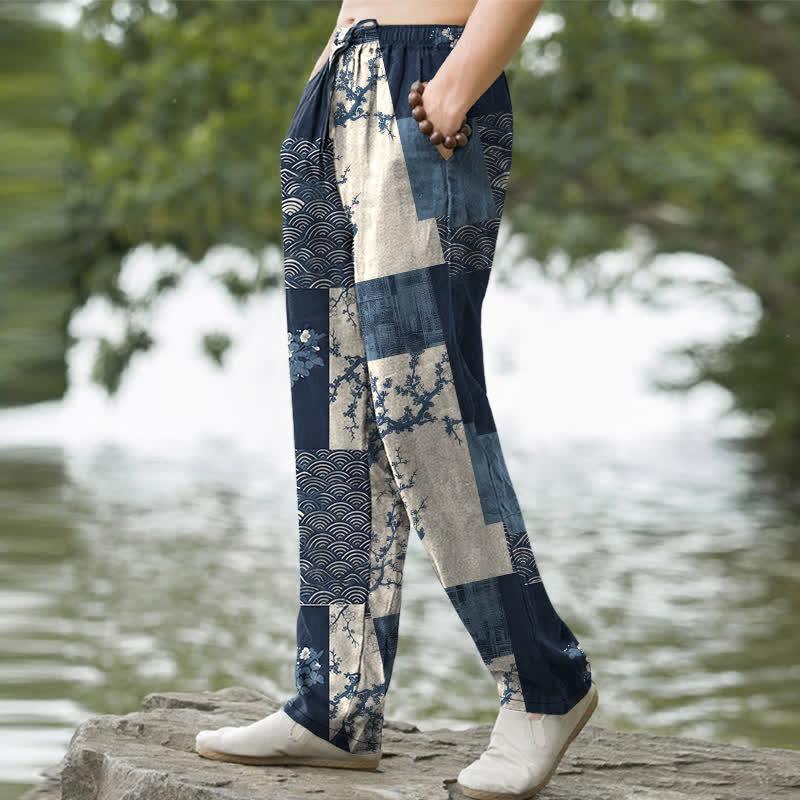 Buddha Stones Pantaloni affusolati da uomo in cotone con motivo floreale a onde e patchwork, con tasche. - image 1