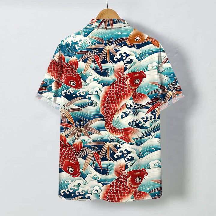Buddha Stones Camicia da uomo a maniche corte traspirante con bottoni e motivo a onde di bambù e koi. - image 1