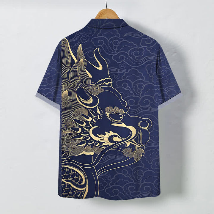 Buddha Stones Camicia da uomo a maniche corte con bottoni a fantasia drago dorato e nuvole, resistente alle pieghe. - image 1