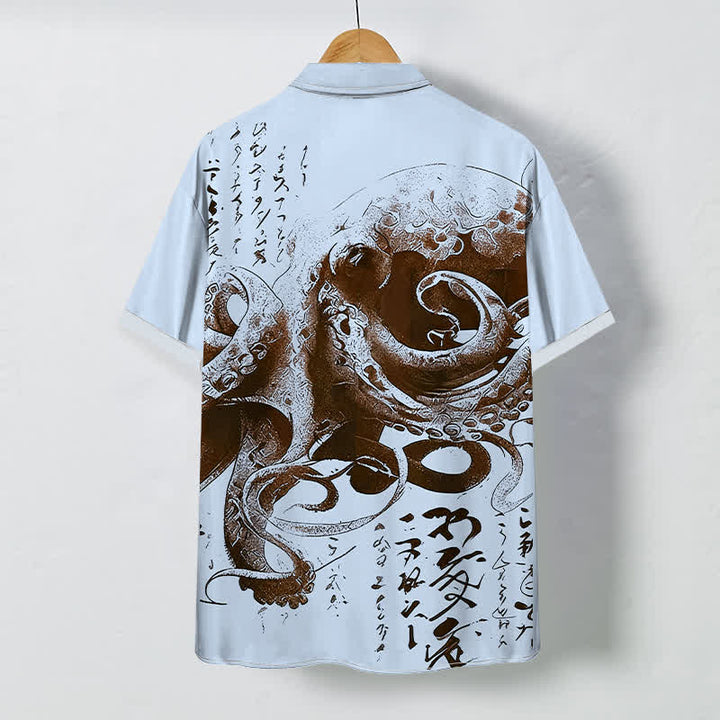 Buddha Stones Camicia da uomo a maniche corte con bottoni a fantasia calligrafica di polpo giapponese, resistente alle pieghe. - image 4
