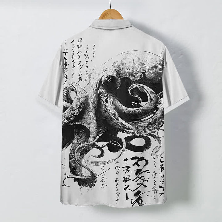 Buddha Stones Camicia da uomo a maniche corte con bottoni a fantasia calligrafica di polpo giapponese, resistente alle pieghe. - image 7