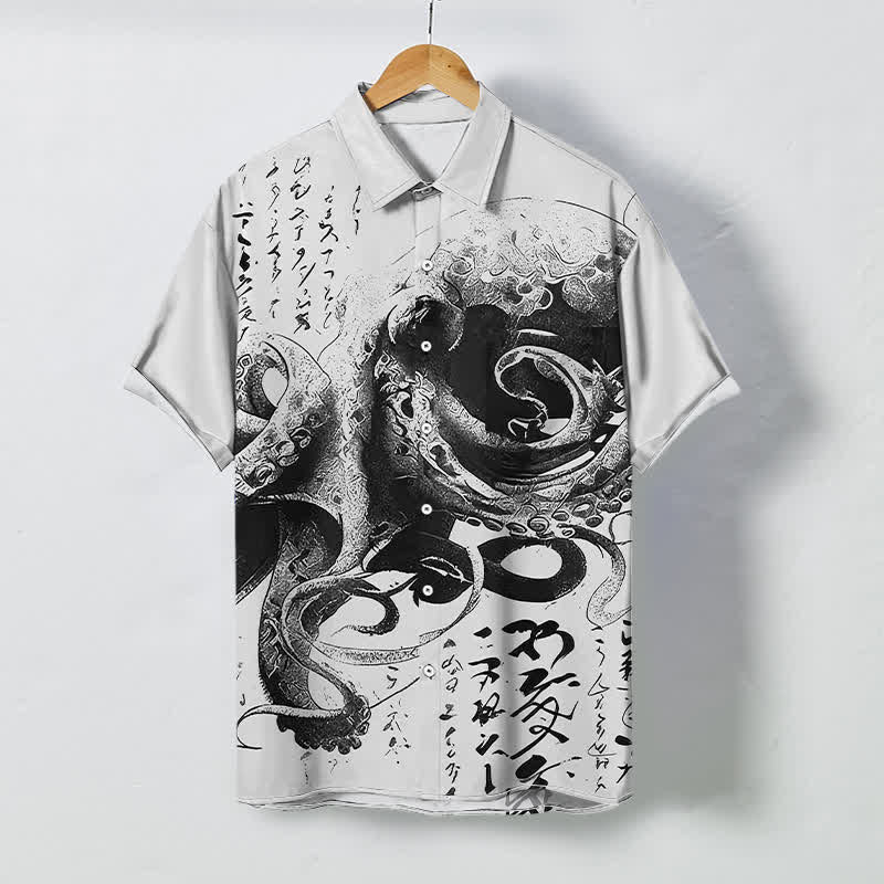 Buddha Stones Camicia da uomo a maniche corte con bottoni a fantasia calligrafica di polpo giapponese, resistente alle pieghe. - Gainsboro - US/UK/AU48, EU58 (4XL) - image 6