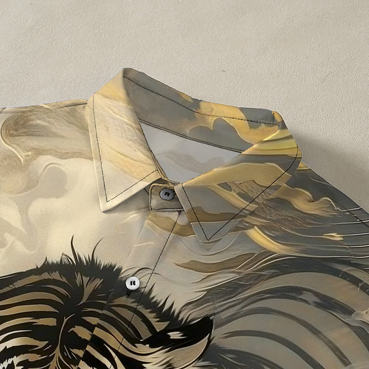Buddha Stones Camicia da uomo a maniche corte con bottoni a fantasia "Tiger Cloud Wave" e tessuto resistente alle pieghe. - image 2