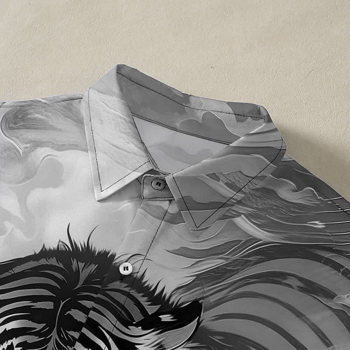 Buddha Stones Camicia da uomo a maniche corte con bottoni a fantasia "Tiger Cloud Wave" e tessuto resistente alle pieghe. - image 12