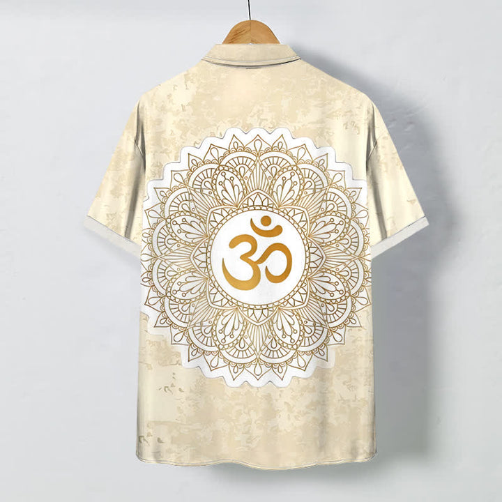Buddha Stones Camicia da uomo a maniche corte traspirante con bottoni e motivo mandala Om. - image 1