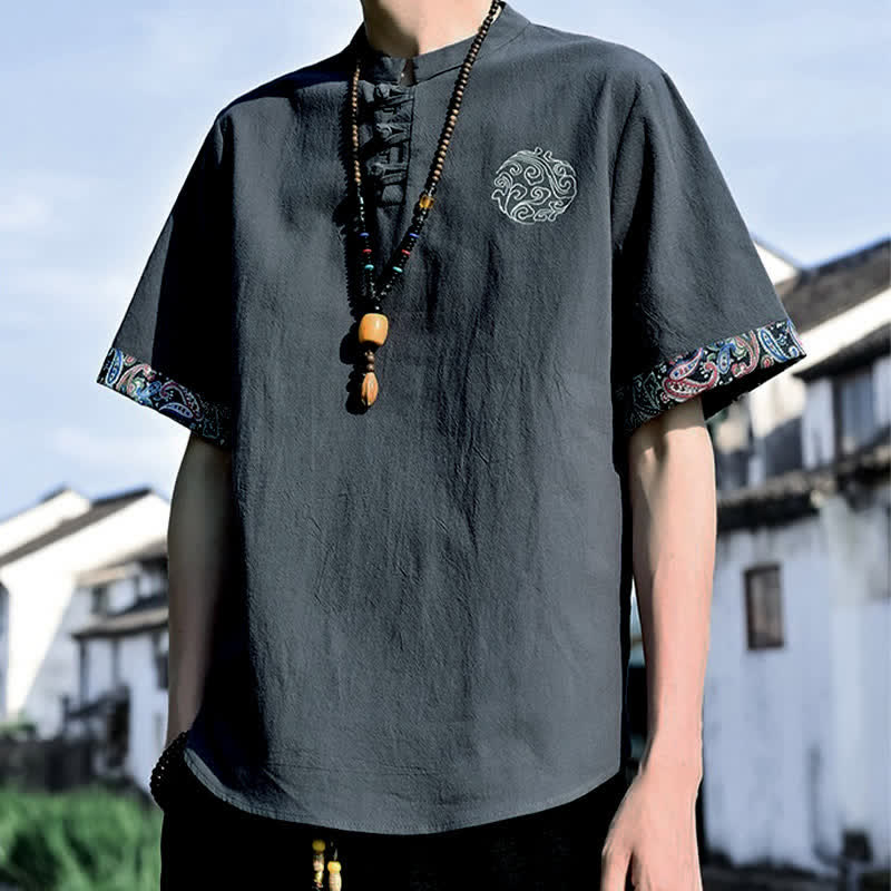 Buddha Stones Camicia da uomo a maniche corte, stile estivo Tang, casual, con bottoni a forma di rana e ricamo. - image 3