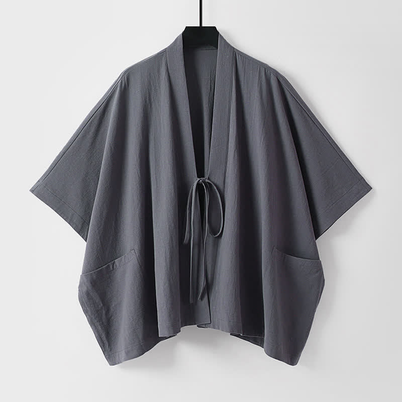 Buddha Stones Kimono da uomo estivo minimalista a maniche corte, tinta unita, con coulisse e lacci, con tasche. - Grigio tenue - US/UK/AU40, EU50 (L) - image 0