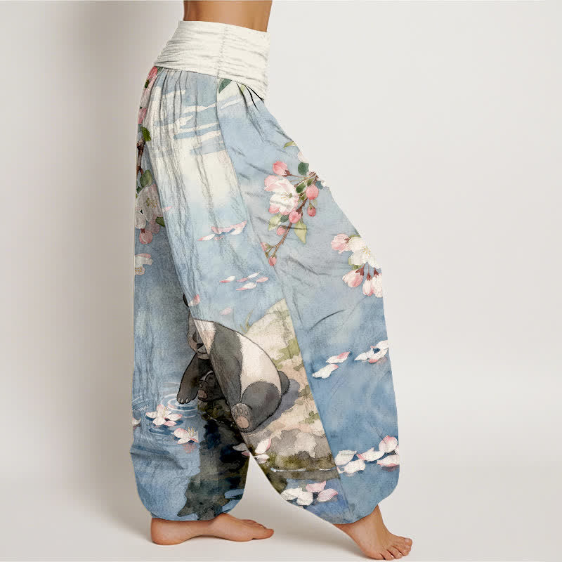 Buddha Stones Pantaloni harem da donna in puro cotone con motivo panda e fiori di ciliegio, con elastico in vita. - image 2