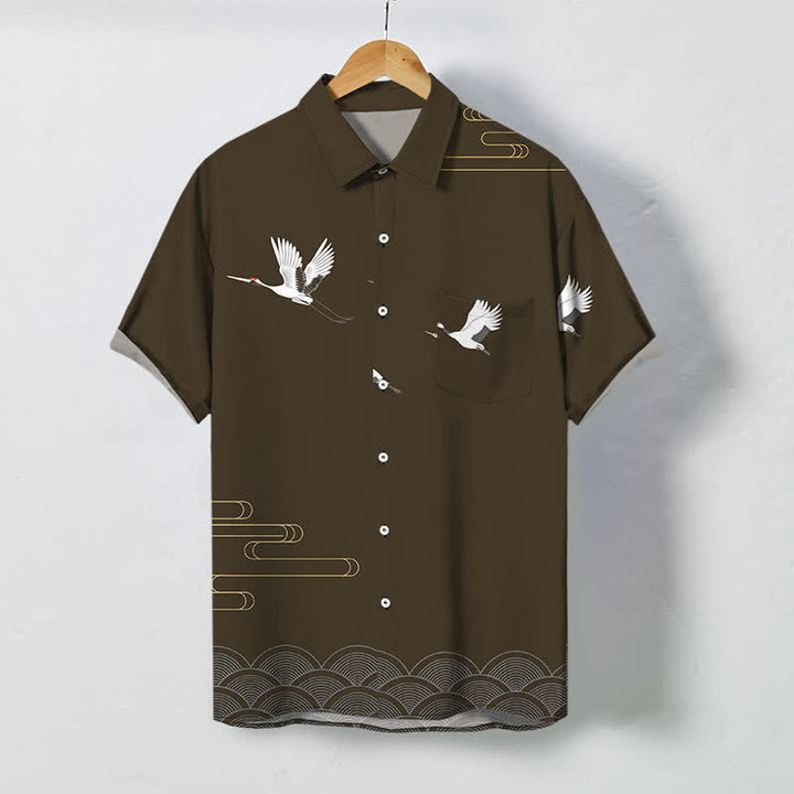 Buddha Stones Camicia da uomo a maniche corte traspirante con bottoni a forma di onda dorata e motivo Crane. - Marrone sella - US/UK/AU48, EU58 (4XL) - image 5