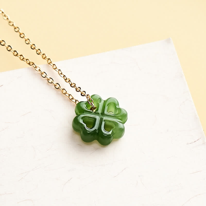 Buddha Stones Collana con ciondolo portafortuna a forma di quadrifoglio in giada intagliato a mano - image 1