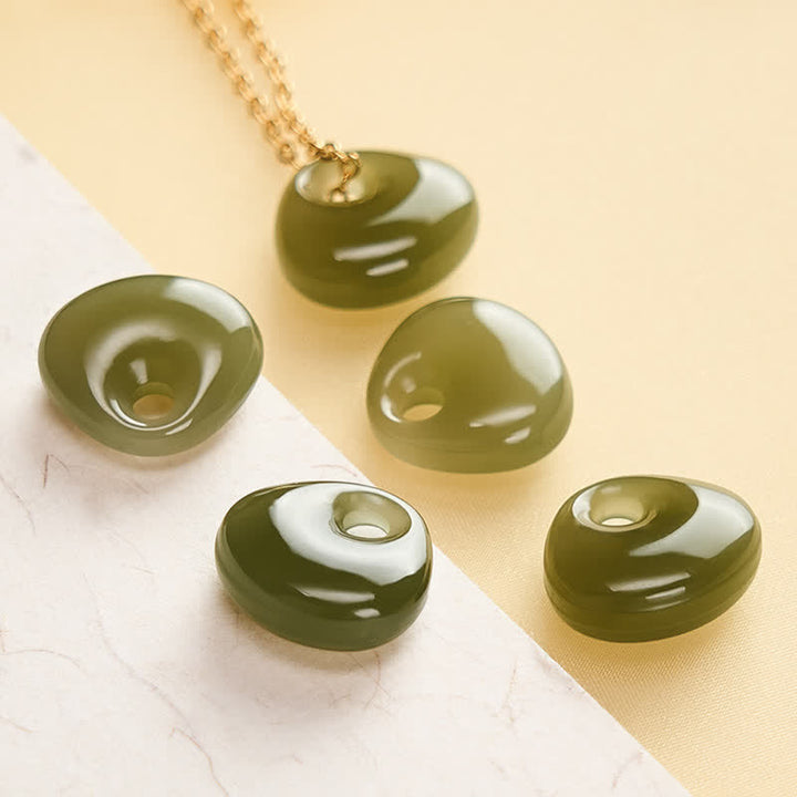 Buddha Stones Collana con mini ciondolo portafortuna a forma di lucchetto per bambini in giada - image 8