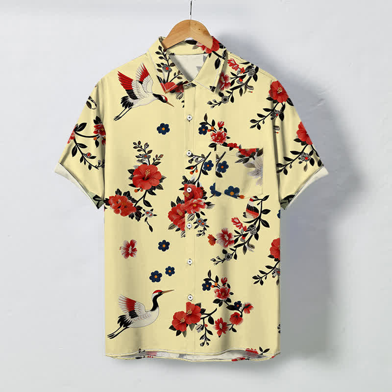 Buddha Stones Camicia da uomo a maniche corte traspirante con bottoni e motivo a rami di gru in fiore. - Verga d'oro pallida - US/UK/AU48, EU58 (4XL) - image 0