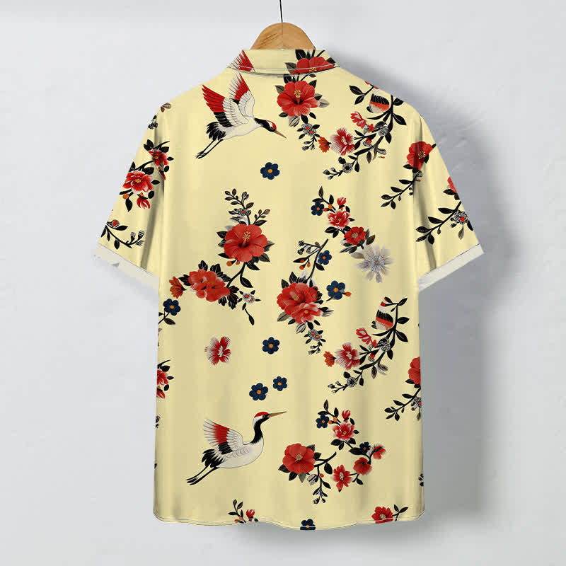 Buddha Stones Camicia da uomo a maniche corte traspirante con bottoni e motivo a rami di gru in fiore. - image 1
