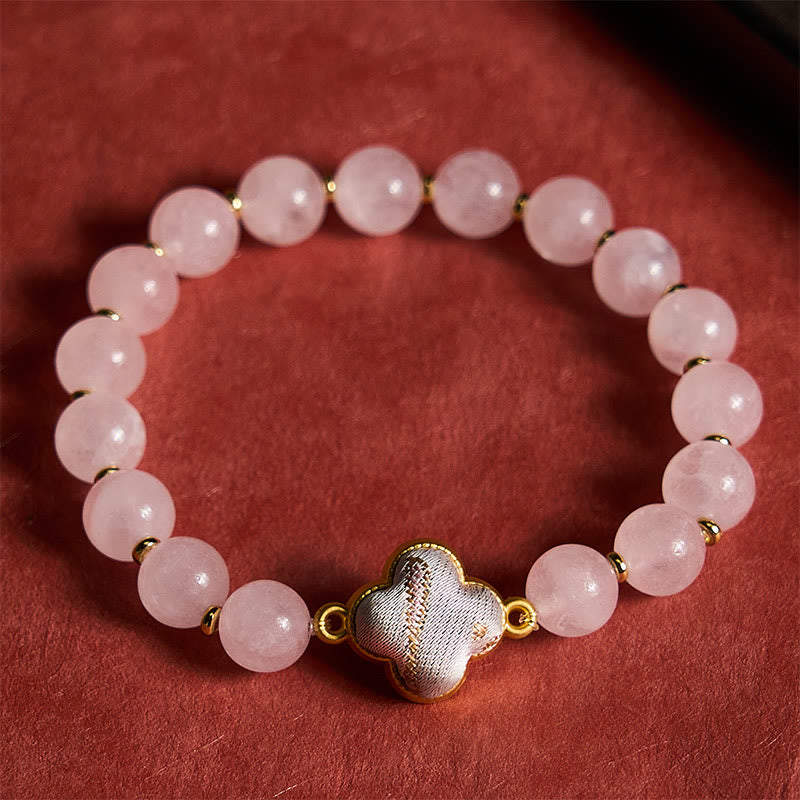 Buddha Stones Braccialetto con ciondolo a forma di quadrifoglio in broccato di quarzo rosa e benedizione, fatto a mano. - image 1