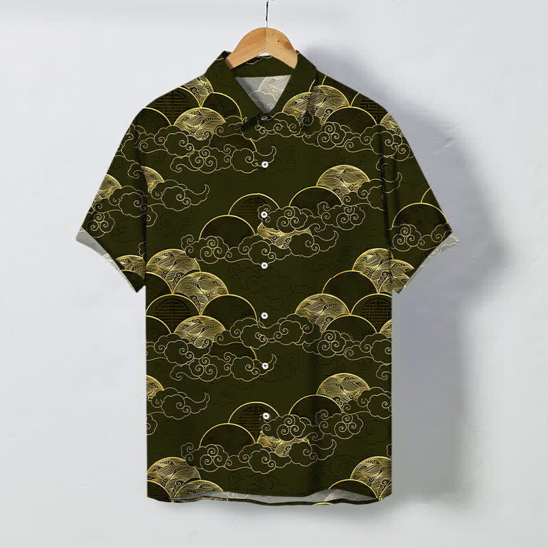 Buddha Stones Camicia da uomo a maniche corte traspirante con bottoni e motivo a onde di nuvole dorate e luna. - Verde oliva scuro - US/UK/AU48, EU58 (4XL) - image 7