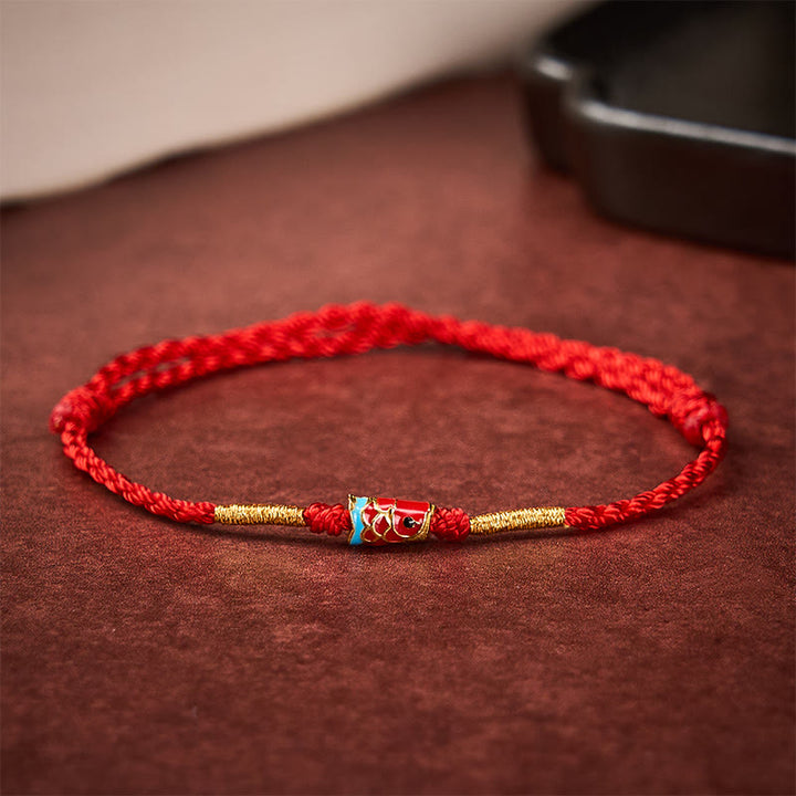 Buddha Stones Braccialetto regolabile con ciondolo a forma di pesce koi portafortuna, realizzato a mano con filo rosso intrecciato. - Pesce Koi (Successo ♥ Determinazione) - image 0