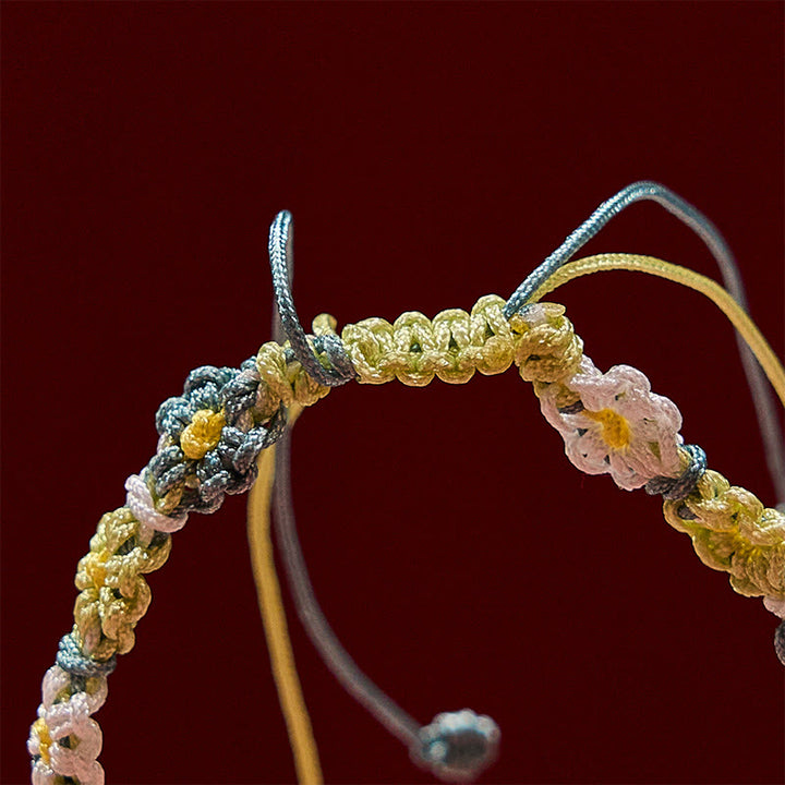 Buddha Stones Braccialetto intrecciato a mano con margherite pastello sfumate. - image 6