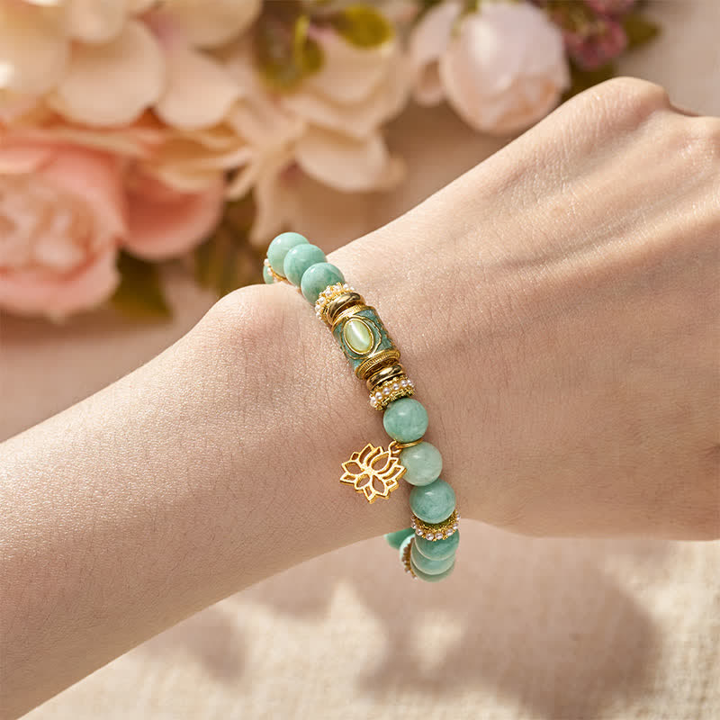 Buddha StonesCiondolo a forma di loto con perla a barilotto in amazzonite smaltata, bracciale con perle rotonde lucidate a mano. - image 4