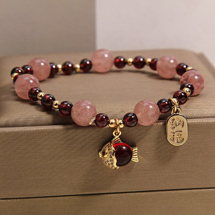 Buddha Stones Braccialetto curativo con personaggio Fu, quarzo fragola, granato e pesce koi. - image 2