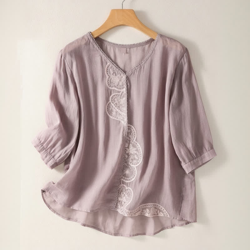T-shirt da donna a maniche corte con scollo a V e ricamo a motivo Buddha Stones. - Prugna - US14, UK/AU18, EU46 (2XL) - image 0