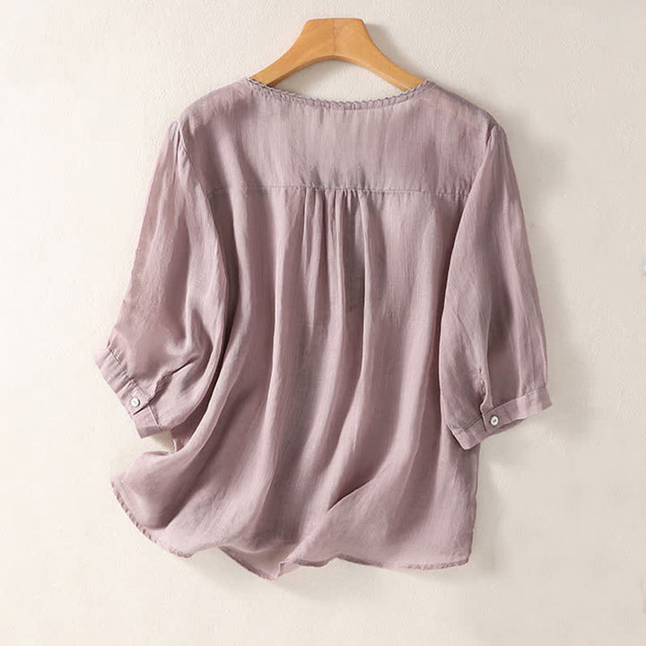 T-shirt da donna a maniche corte con scollo a V e ricamo a motivo Buddha Stones. - image 1