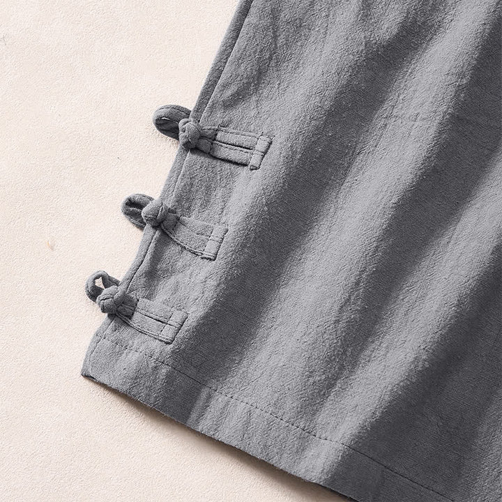 Buddha Stones Pantaloncini da uomo estivi casual minimalisti con coulisse, tinta unita, bottoni laterali decorativi a forma di rana e tasche. - image 4