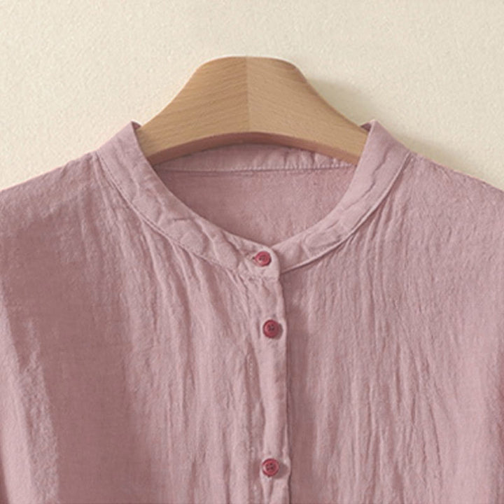 Camicia da donna estiva a maniche corte con bottoni rossi e stampa Buddha Stones. - image 6