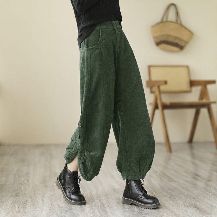 Pantaloni da donna in velluto a coste con tasche e bottoni decorativi, modello casual con Buddha Stones e apertura sulla gamba. - Verde mare - US8-10, UK/AU12-14, EU40-42 (2XL) - image 10