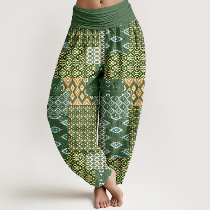 Buddha Stones Pantaloni harem da donna in puro cotone con motivo patchwork geometrico bohémien e vita elasticizzata. - Verde oliva - US16, UK/AU20, EU48 (3XL) - image 0