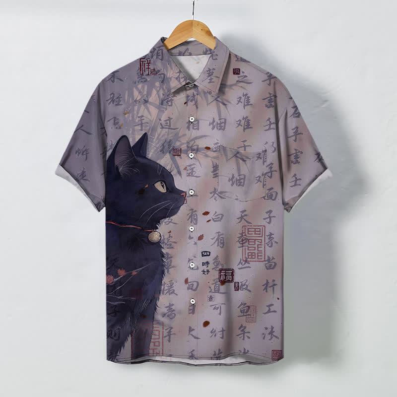 Buddha Stones Camicia da uomo a maniche corte traspirante con bottoni e motivo a sigillo con calligrafia di gatto nero. - Cardo - US/UK/AU48, EU58 (4XL) - image 7