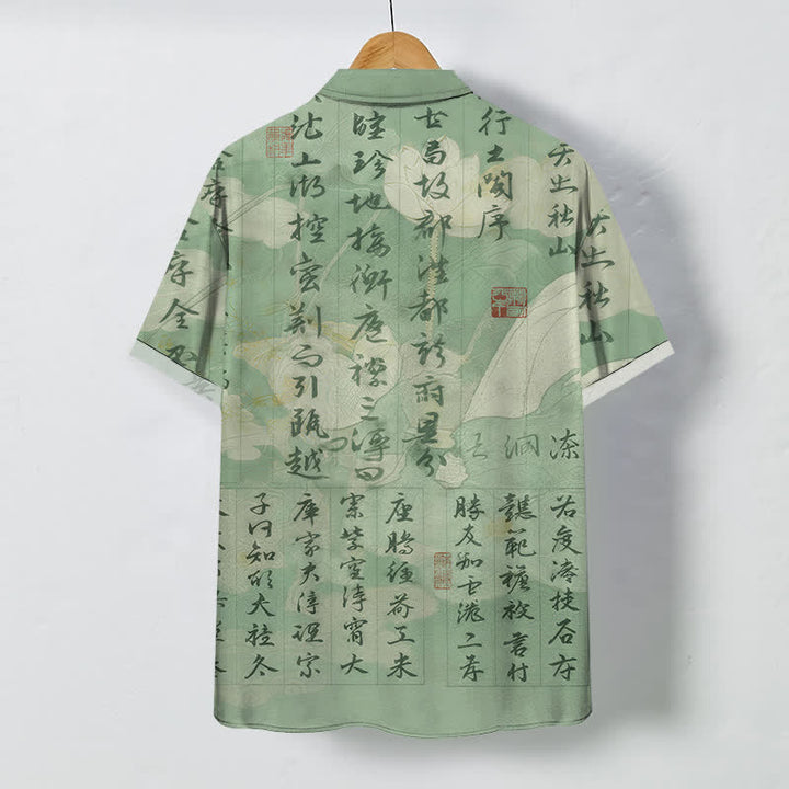 Buddha Stones Camicia da uomo a maniche corte traspirante con bottoni e motivo paesaggistico in calligrafia cinese. - image 1