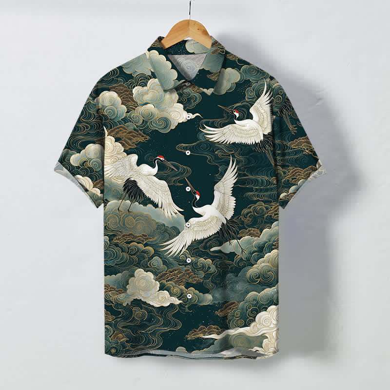 Buddha Stones Camicia da uomo a maniche corte traspirante con stampa di gru dalla corona rossa, nuvole bianche dorate e motivo a onde, bottoni. - Verde mare - US/UK/AU48, EU58 (4XL) - image 0