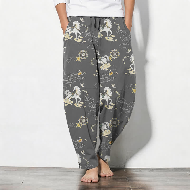 Buddha Stones Pantaloni da uomo affusolati in puro cotone bianco con motivo cavalli, nuvole e fiori, con coulisse e tasche. - Grigio tenue - US/UK/AU50, EU60 (5XL) - image 7