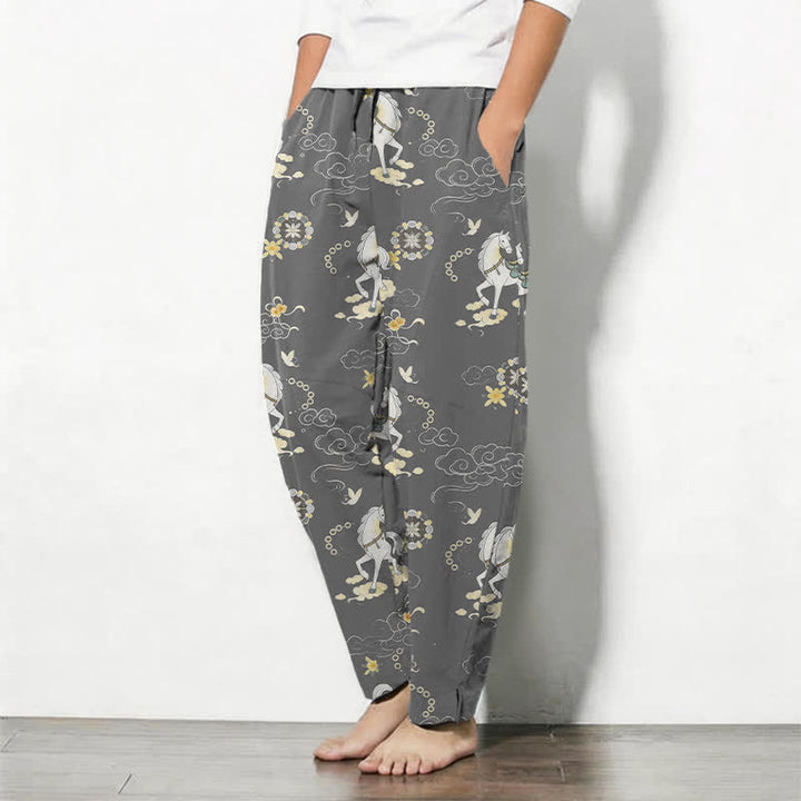 Buddha Stones Pantaloni da uomo affusolati in puro cotone bianco con motivo cavalli, nuvole e fiori, con coulisse e tasche. - image 8